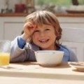 café da manhã é essencial para criança